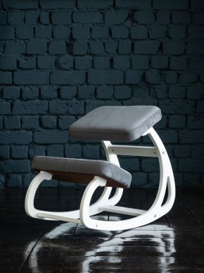 Балансирующий коленный стул Конёк Горбунёк (Белый) в Краснокамске - krasnokamsk.mebel-74.com | фото